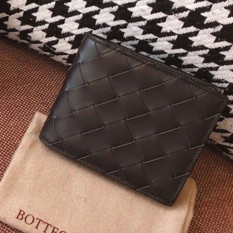 Bottega Veneta Bi-fold Wallet Not Available in Japan Replica bon84583