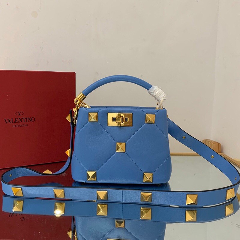Hard to find Valentino handbag replica ROMAN STUD QUILTED Vuv61060
