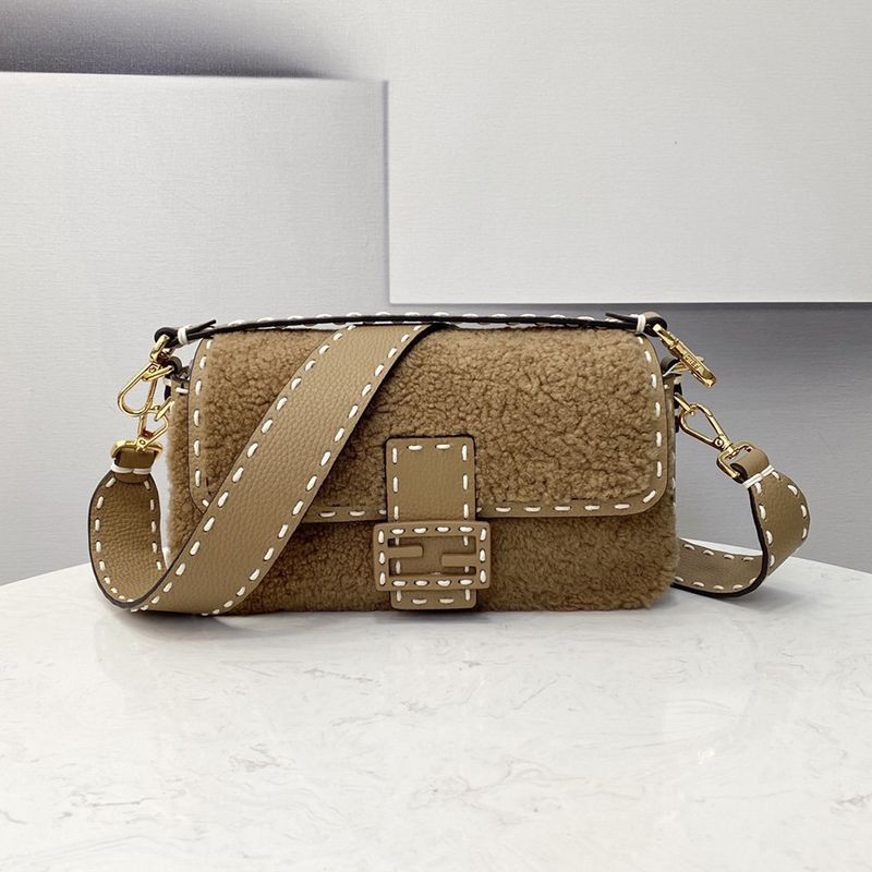 Very popular! Fendi Baguette replica sheepskin bag fee80232 Very popular! Fendi Baguette replica sheepskin bag fee80232
