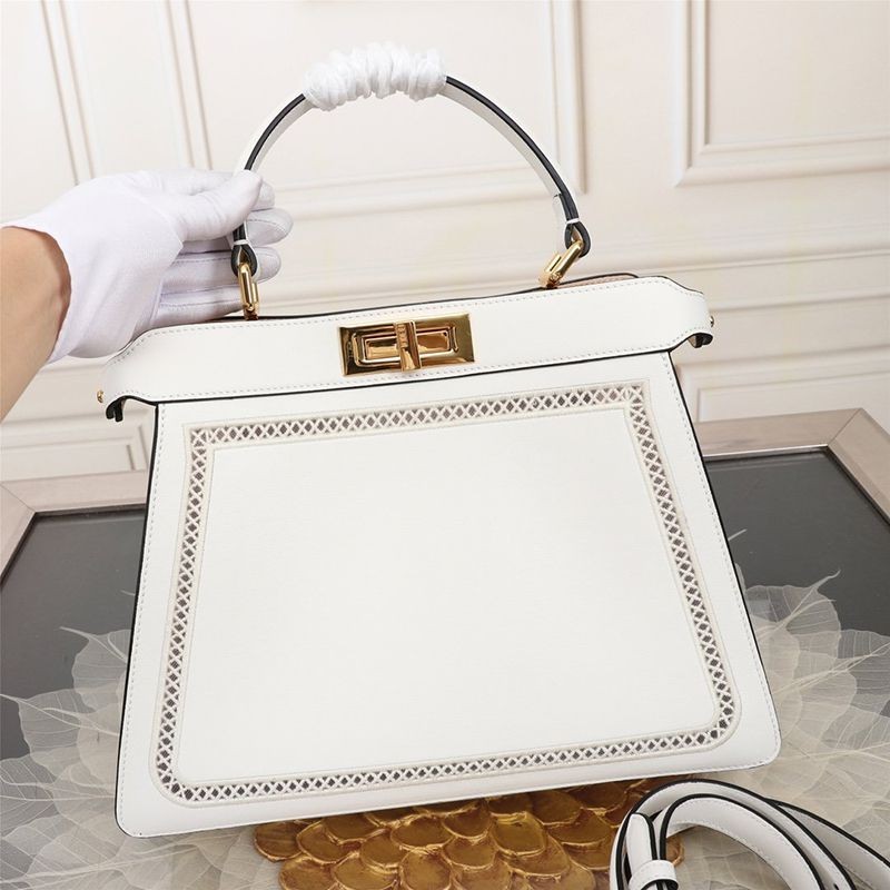 No. 1 in cumulative sales! Fendi replica Peekaboo ISeeU leather bag fea70227