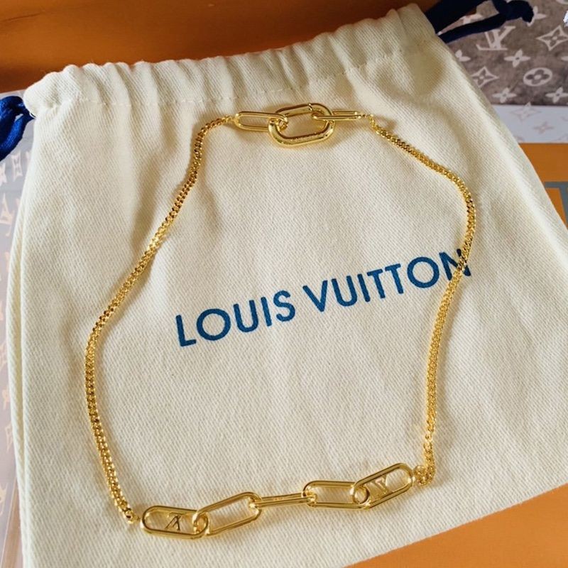 Eye-catching color Louis Vuitton replica mini signature chain necklace M00324