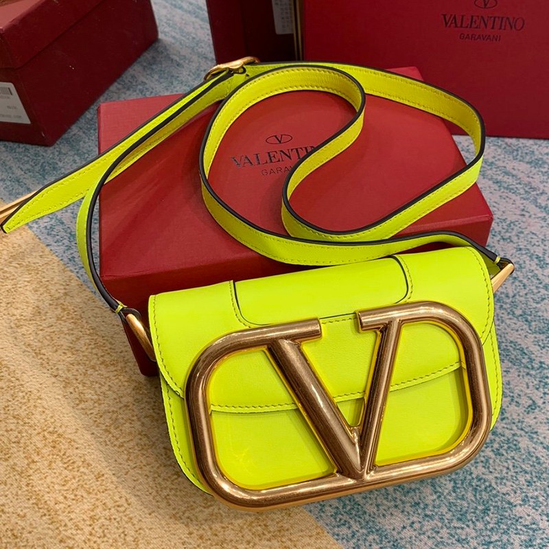 Cute Valentino Shoulder Bag Replica V Logo SUPERVEE Leather Crossbody Bag Vuz43990