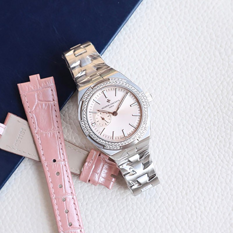 Competition for the Vacheron Constantin Overseas Dual Time vau33540