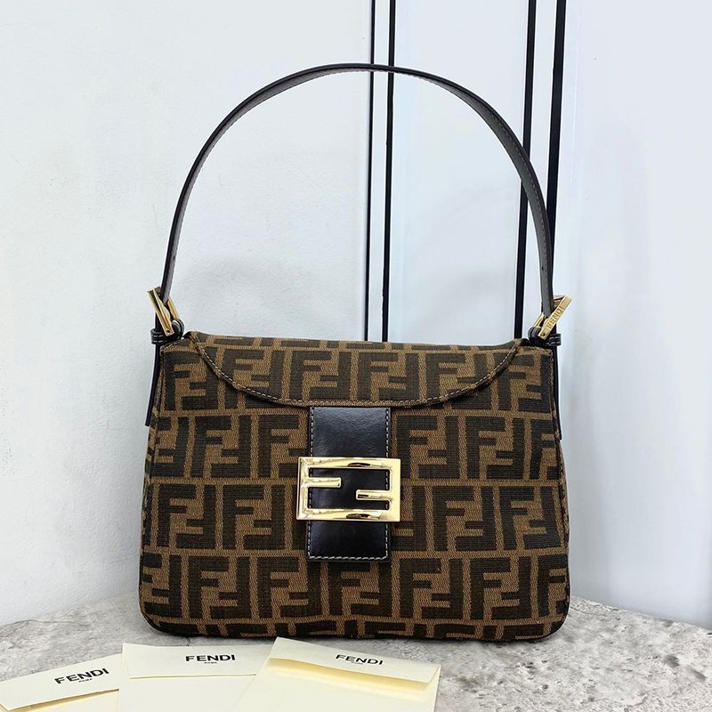 21-22AW Fendi Underarm Bag Replica feq69573