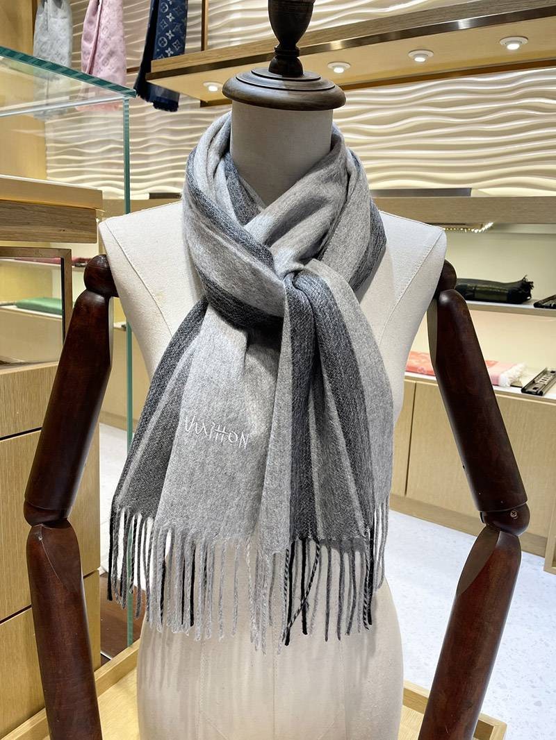 Rare color, popular Louis Vuitton cashmere scarf replica vug40685