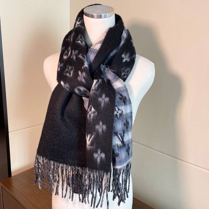 Love at first sight? Warm? Louis Vuitton Cashmere Tassel Scarf vuk67119