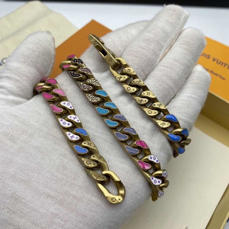 Louis Vuitton Replica Collier Chain Links Patches Strass Necklace vuf50285 - Sold Out