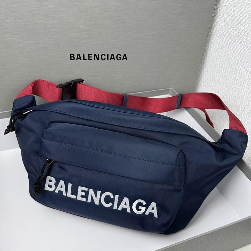 Love at first sight? Stylish? Fake Balenciaga Everyday Waist Pouch bay22196
