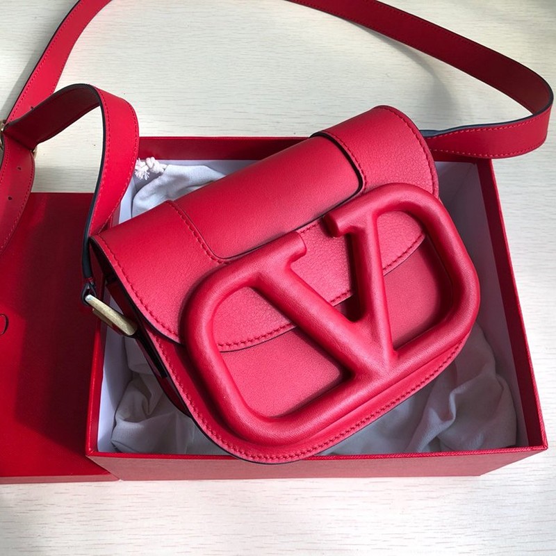 Popular all over the world? Valentino shoulder bag replica V logo SUPERVEE leather crossbody bag Vuy49158