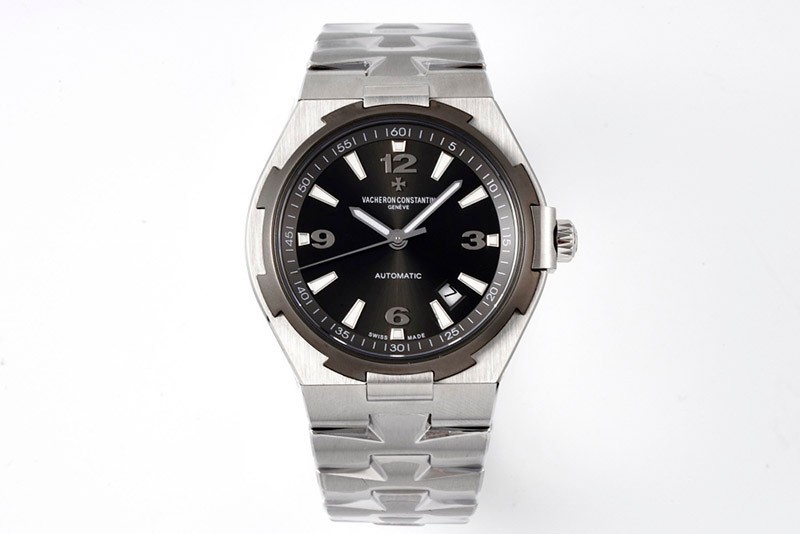 Eye-catching colors Vacheron Constantin Overseas Dual Time vaa83539