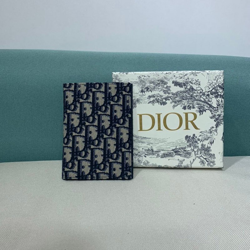 ☆Super popular☆【Dior】◆30 MONTAIGNE passport holder del60973