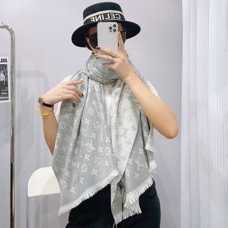 Stylish? Louis Vuitton Cashmere/Silk Scarf Replica vuu47655
