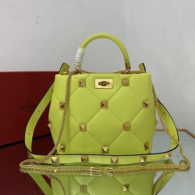 Competition: Valentino Chain Bag Replica for Women V0095 Vuq12835