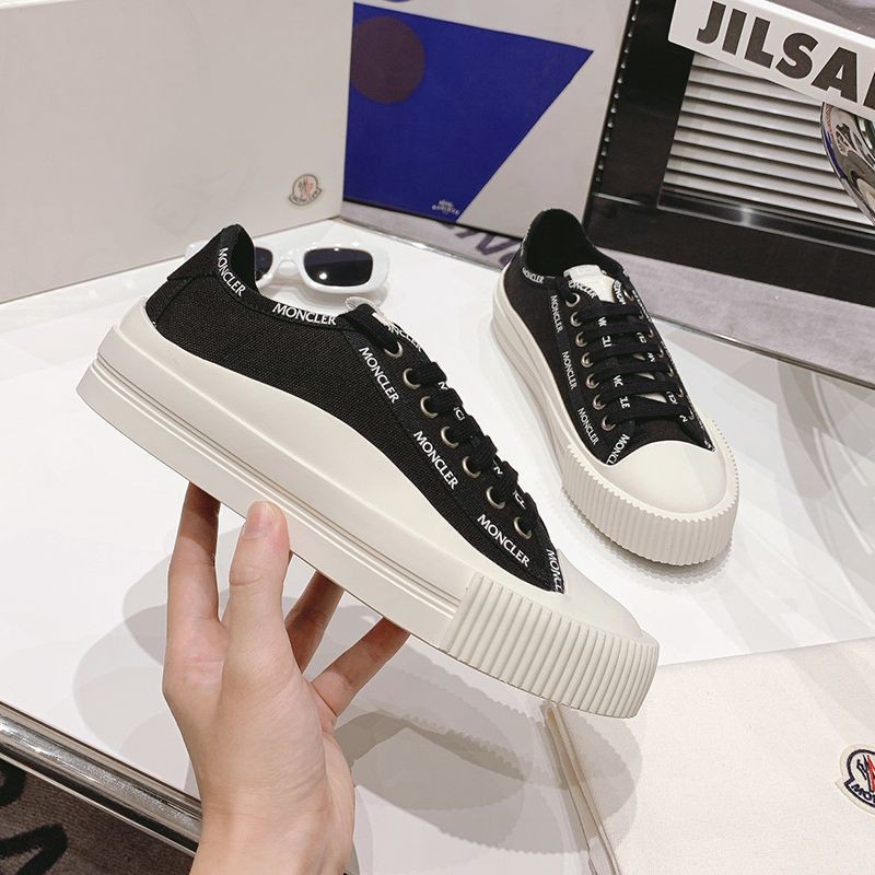 New Moncler Spring Collection Logo Trim Lace-up Sneakers Replica mor85847