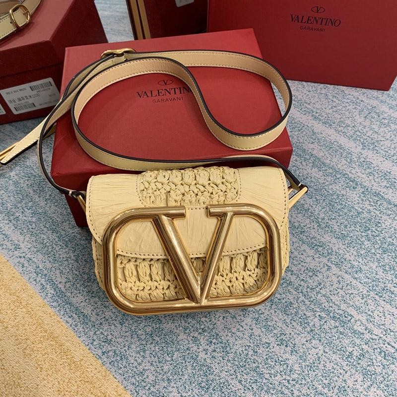 Valentino VEE Leather Crossbody Bag Replica Shoulder Bag Vua95646