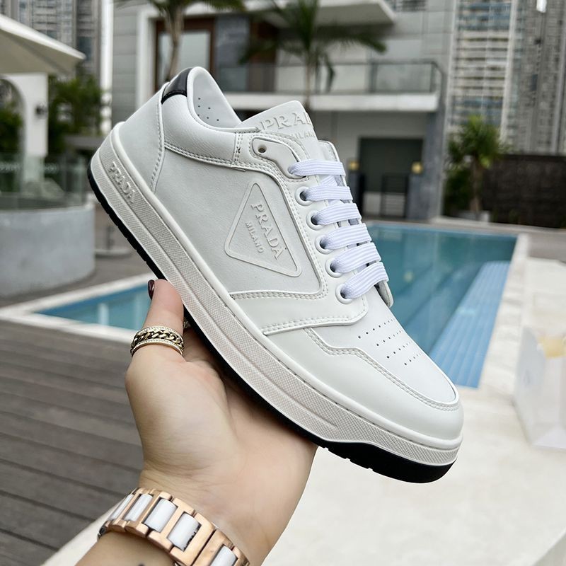 Rare Prada logo leather replica sneakers puo11680