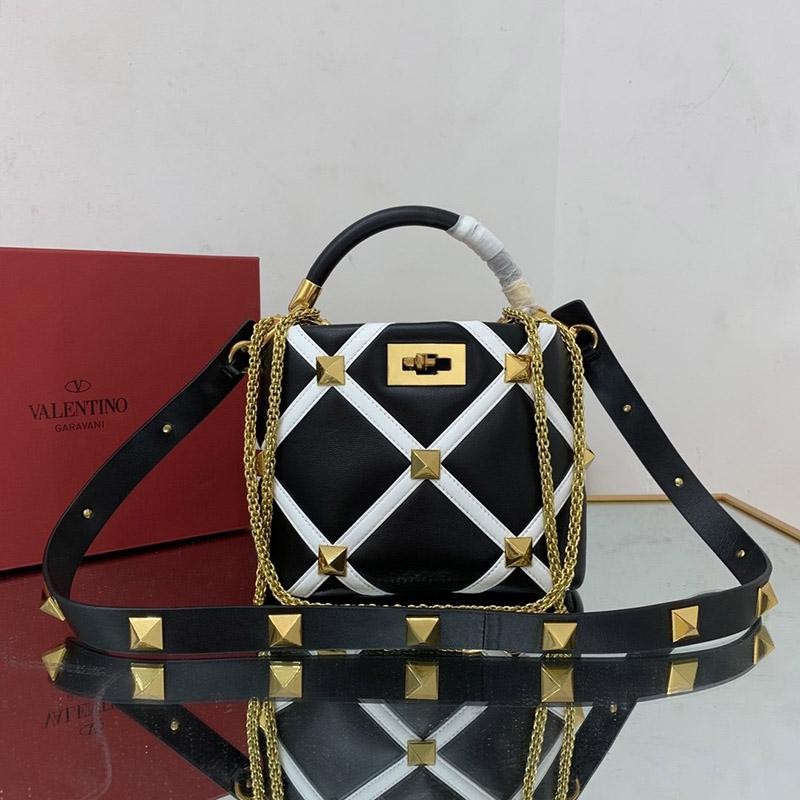 Extremely rare! Valentino chain bag replica for women V0098 Vuo26281