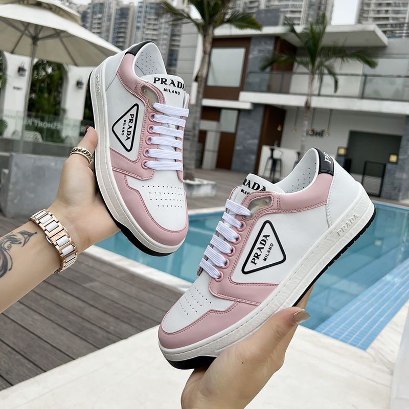 Cute Prada replica logo leather sneakers pun90205