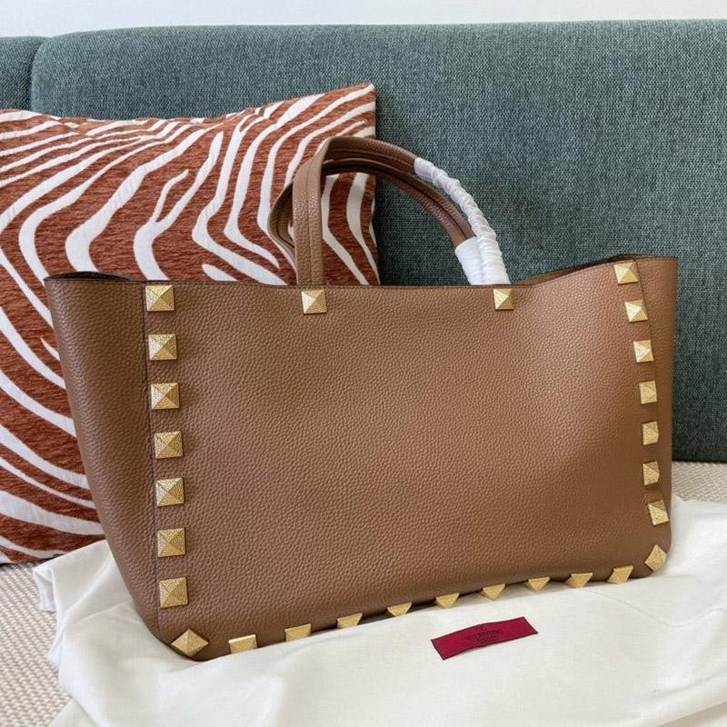 Perfect gift? Valentino tote bag replica leather Vua26680