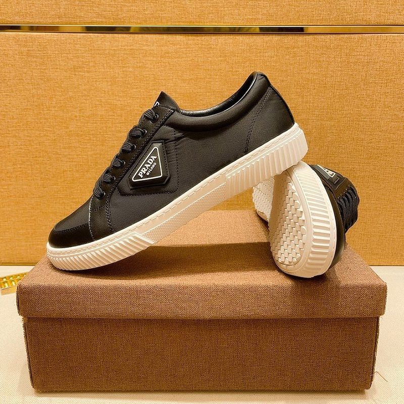 Competition: Replica Prada Logo Leather Sneakers pun26660
