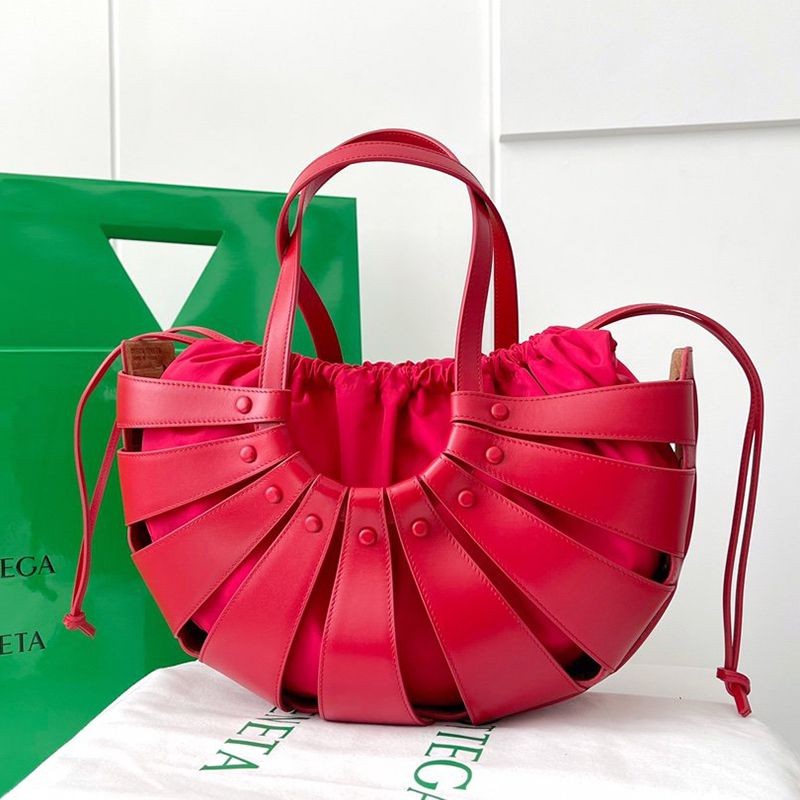 The hot topic! Bottega Veneta Shell Replica Medium Tote Bag bop21588 The hot topic! Bottega Veneta Shell Replica Medium Tote Bag bop21588