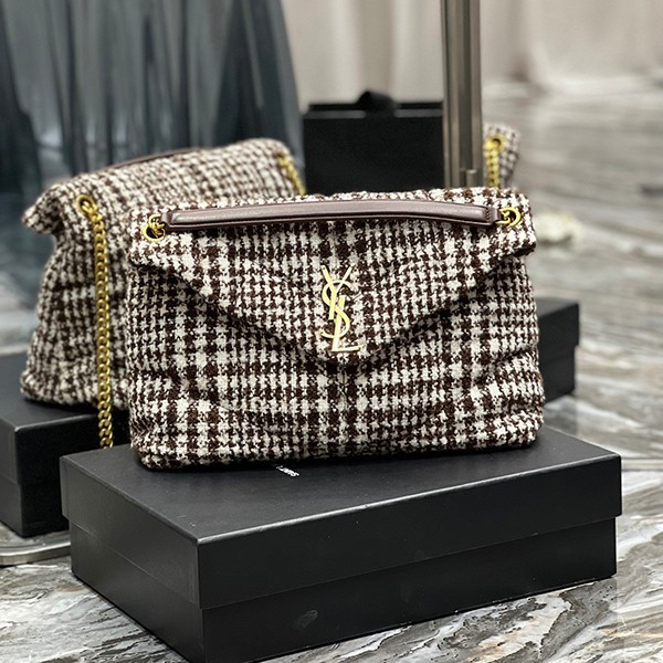 Very popular all over the world? Saint Laurent Shoulder Bag Replica Lulu Puffer Small Merino Shirring Sae81578