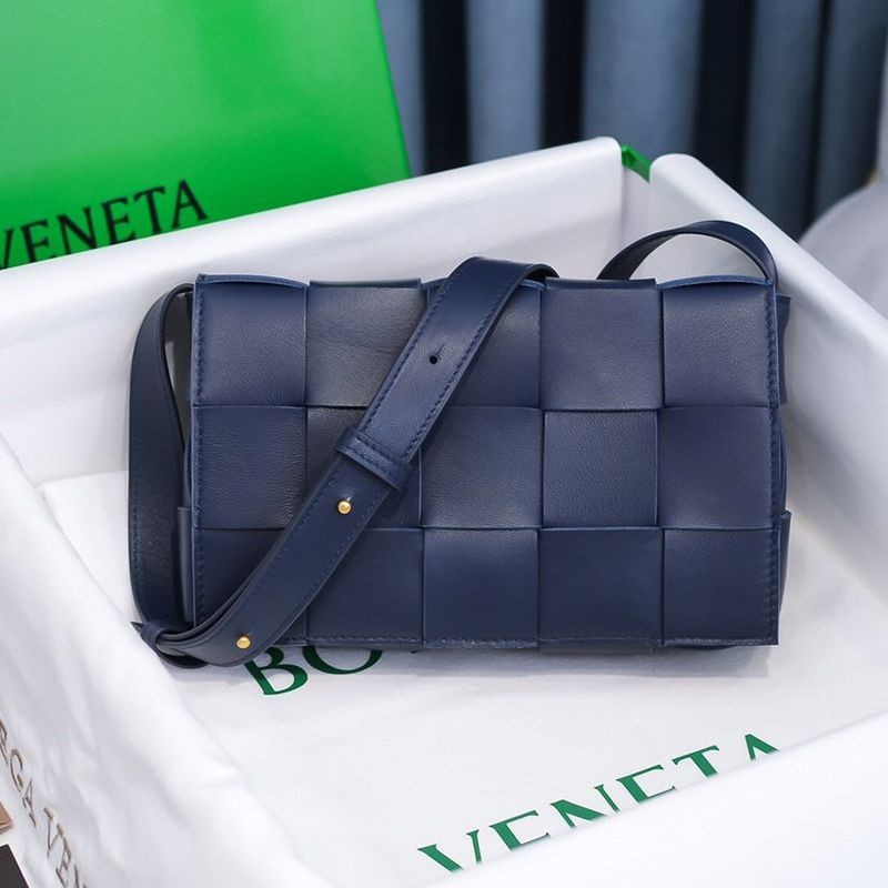 [Not available in Japan] Bottega Veneta Cassette Replica Crossbody Bag boe53605