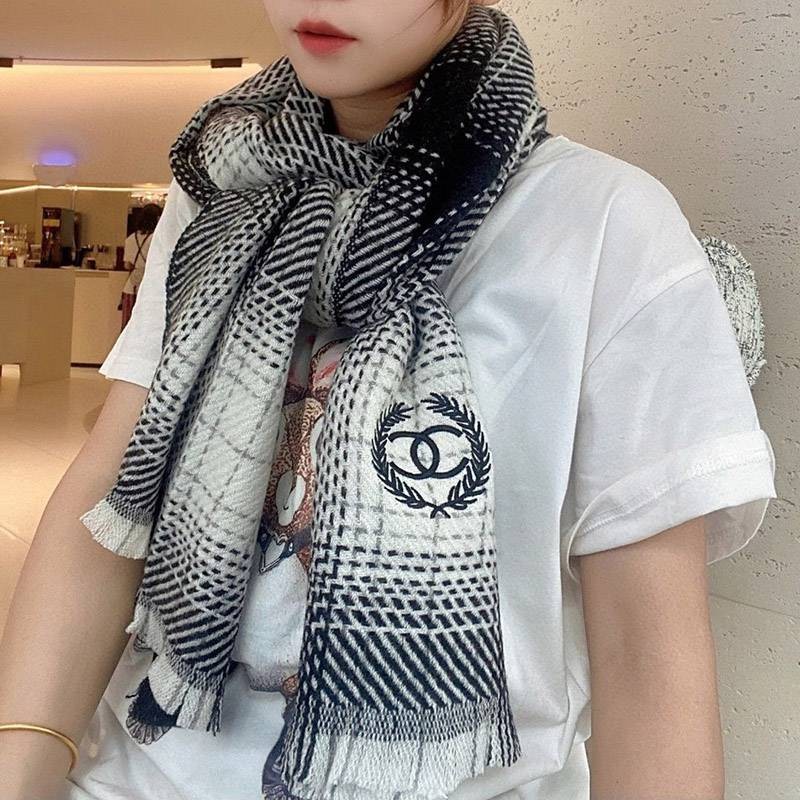 Hard to find fake Chanel wool check scarf? Stole sht45112