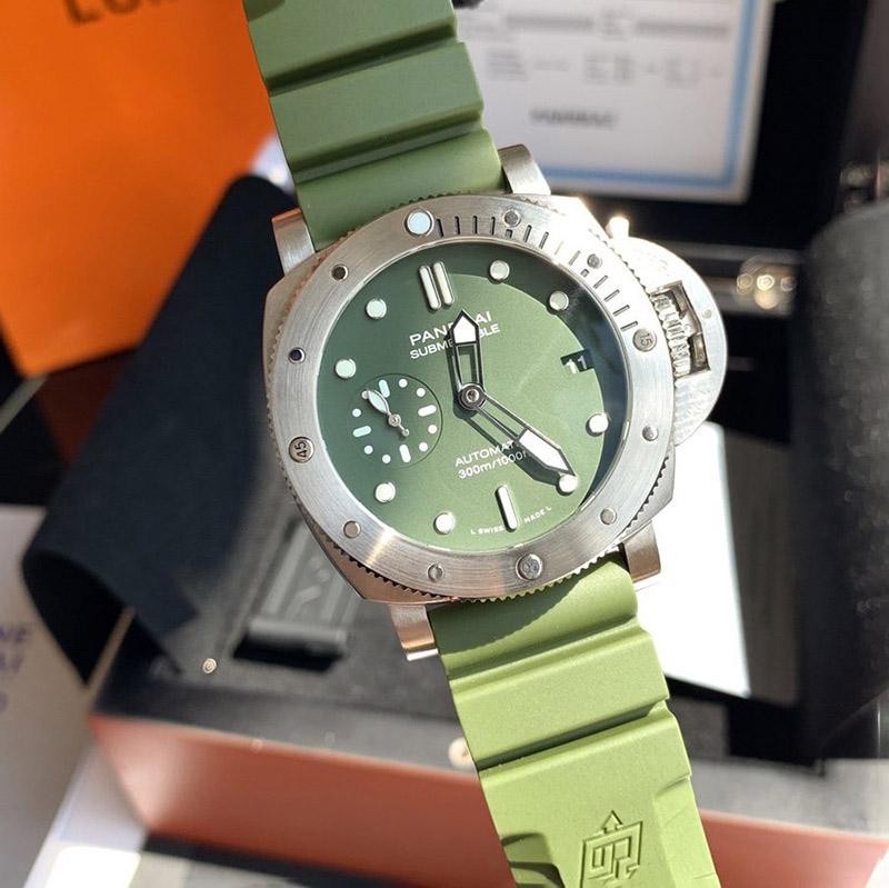 21AW New Panerai Submersible Verde Militare Automatic paa64878