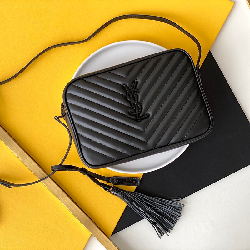 Very popular! Saint Laurent shoulder bag copy ☆ Lou quilted leather camera bag Saz10875