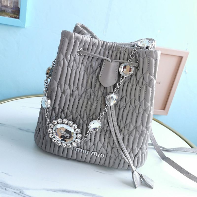 21-22AW Miu Miu Crystal Chain Replica Quilted Bucket Bag myo41755