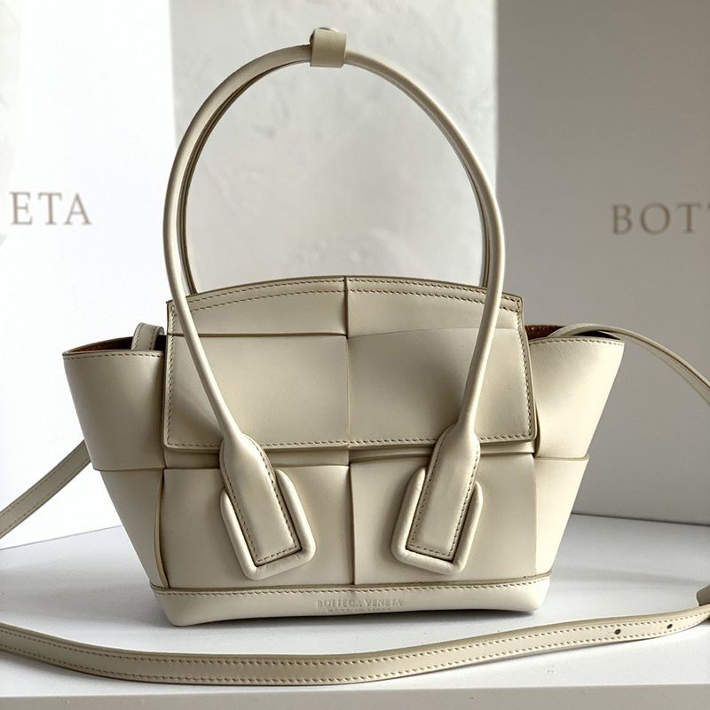 [Not available in Japan] Bottega Veneta Replica Zaarco Top Handle Mini Bag bof40609