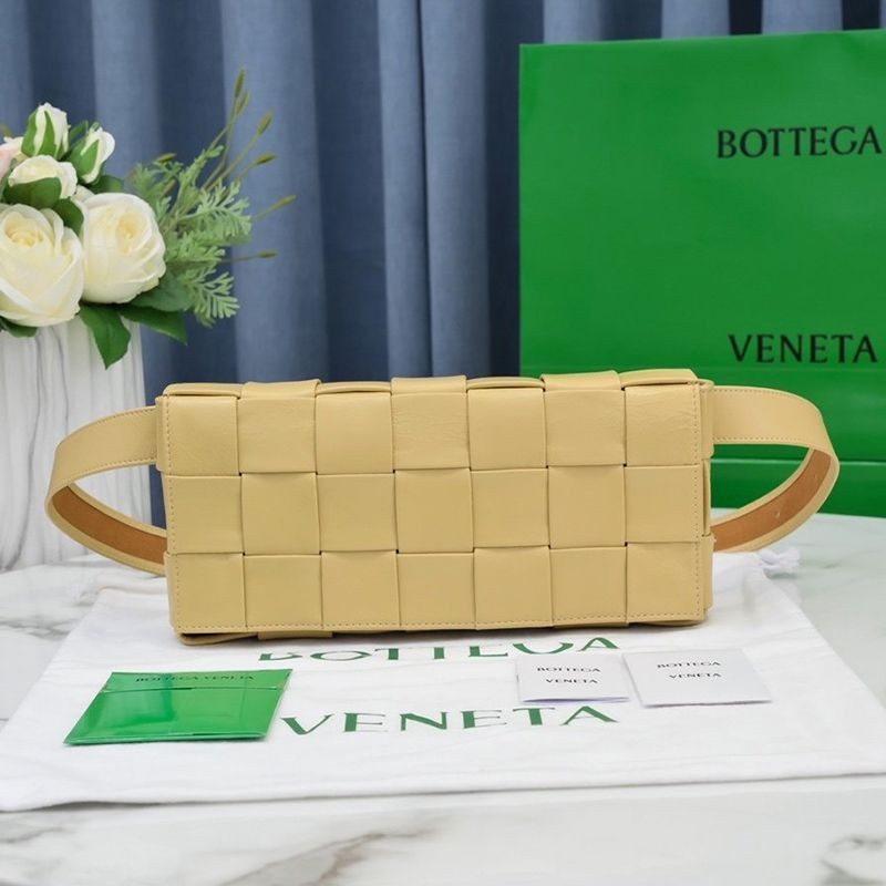 Classic Bottega Veneta Cassette Replica Crossbody Bag Box14300