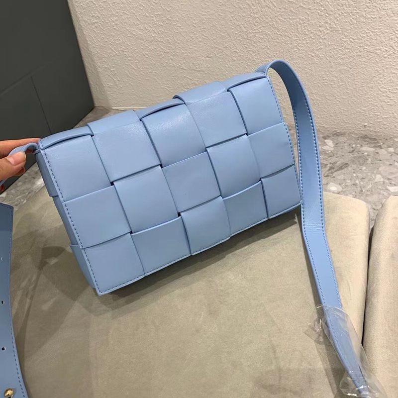 Popular all over the world? Bottega Veneta Replica Cassette Crossbody Bag bot82945