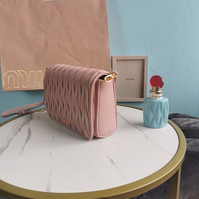 Popular all over the world? Miu Miu replica matelasse nappa leather bag myc36220