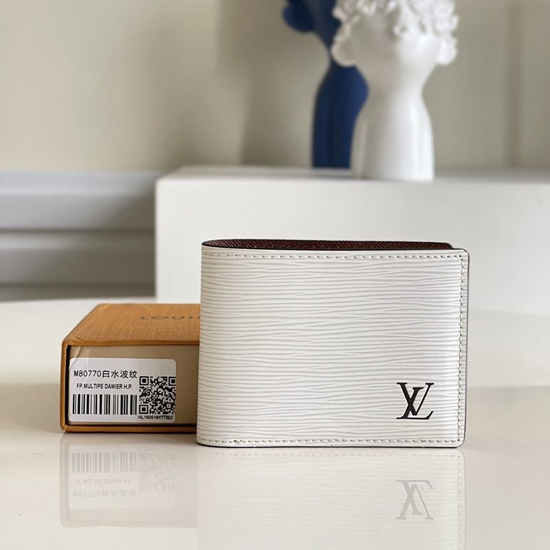 Classic Louis Vuitton Epi Leather Multi Wallet M80770