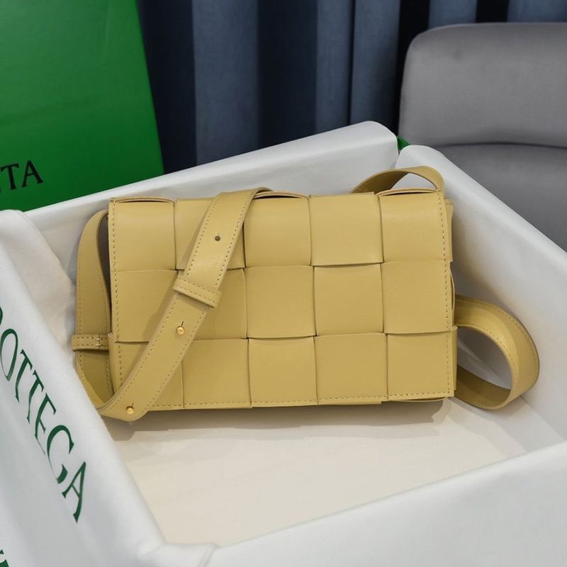 Hard to find Bottega Veneta replica Cassette crossbody bag bol94706
