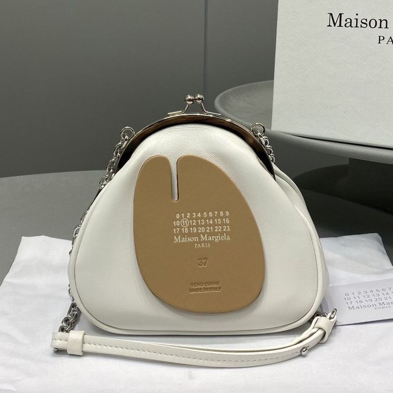 No.1 Popular Maison Margiela Replica Tabi Frame Bag Leather Clasp Mam67574
