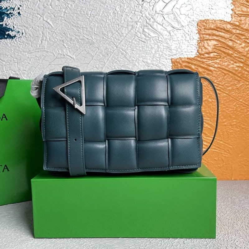 Not available in Japan Bottega Veneta Padded Cassette Replica Leather Crossbody Bag boa95690