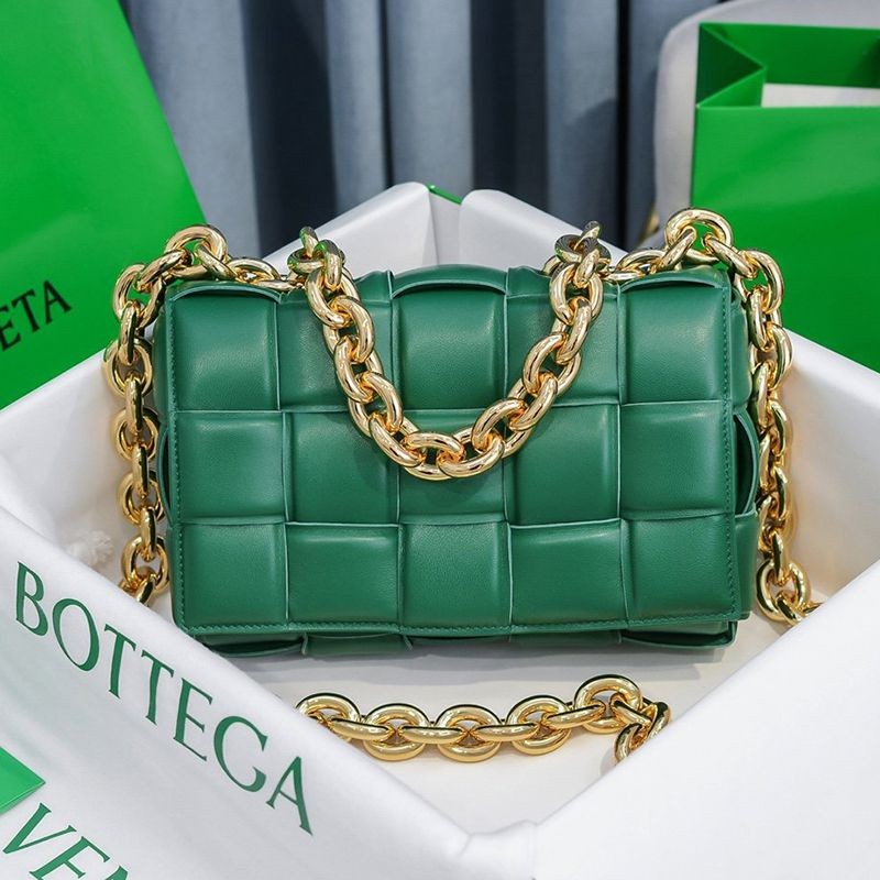 Not available in Japan Bottega Veneta The Chain Cassette Replica Leather Crossbody Bag boe32222