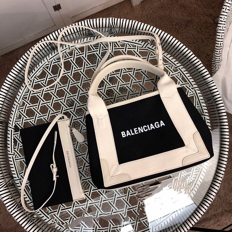 No customs duties Balenciaga Navy Cabas Replica XS Tote Black x Beige bax31066