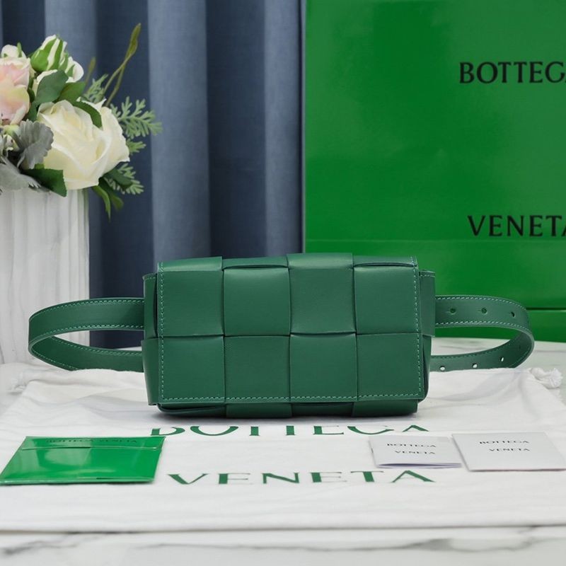 Extremely rare! Fake Bottega Veneta Cassette Crossbody Bag box03761