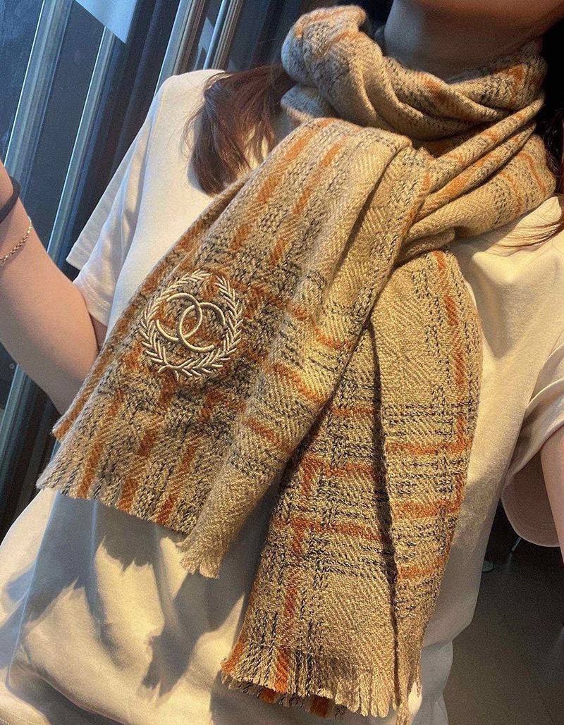 Very popular!! New color Chanel ★ Soft and smooth fringe cashmere stole shh27960