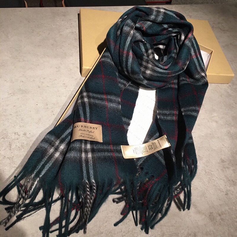 Battle for Burberry Replica Classic Cashmere Check Scarf Baa64107