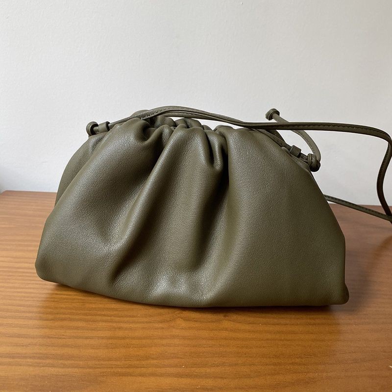 The hottest topic! Bottega Veneta replica Mini The Pouch leather mini clutch bag bog60909