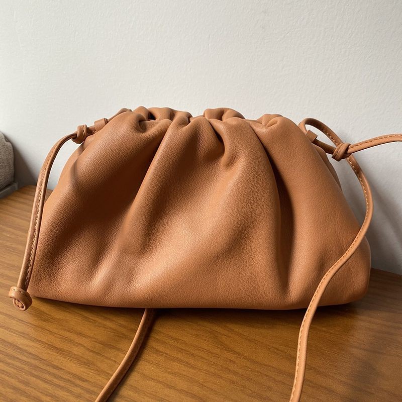 Classic Bottega Veneta replica Mini The Pouch leather mini clutch bag bon55347