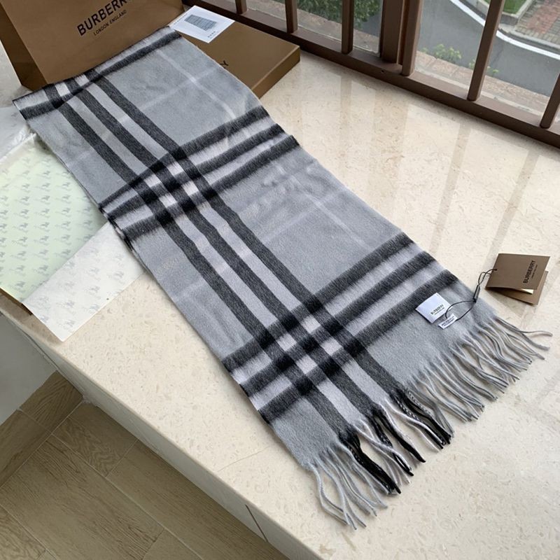Very popular: Burberry Classic Cashmere Check Scarf Replica Bau80725