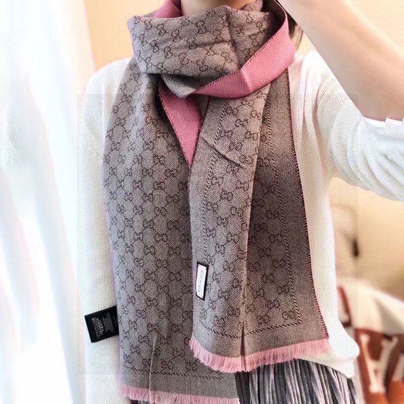 Very popular: Gucci GG jacquard wool scarf gur86662