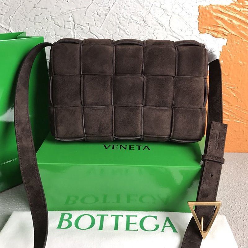 [Not available in Japan] Fake Bottega Veneta Cassette suede crossbody bag boc96268