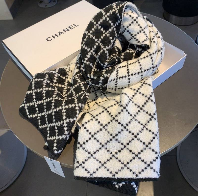 ★Popular in Japan! Chanel scarf wool imitation silk cashmere CC shf82402